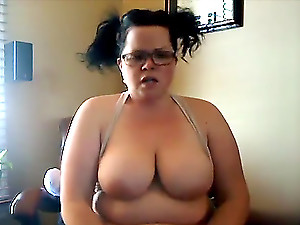 Hot BBW with glasses squirts while toying cunt